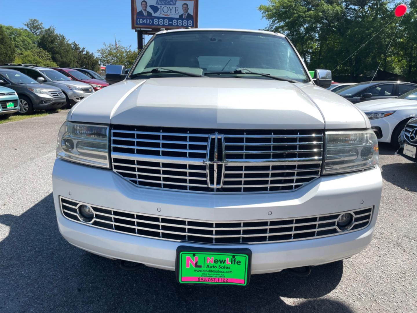 2013 WHITE LINCOLN NAVIGATOR BASE (5LMJJ2J50DE) with an 5.4L engine, Automatic transmission, located at 5103 Dorchester Rd., Charleston, SC, 29418-5607, (843) 767-1122, 36.245171, -115.228050 - Photo#1